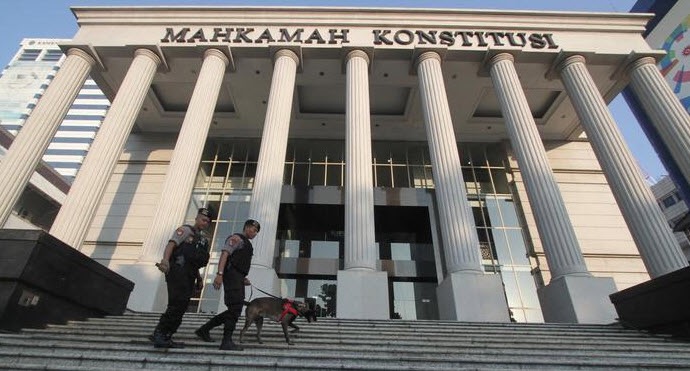 السجن مدى الحياة لمدرس إندونيسي في قضية «أخلاقية» هزت الرأى العام 